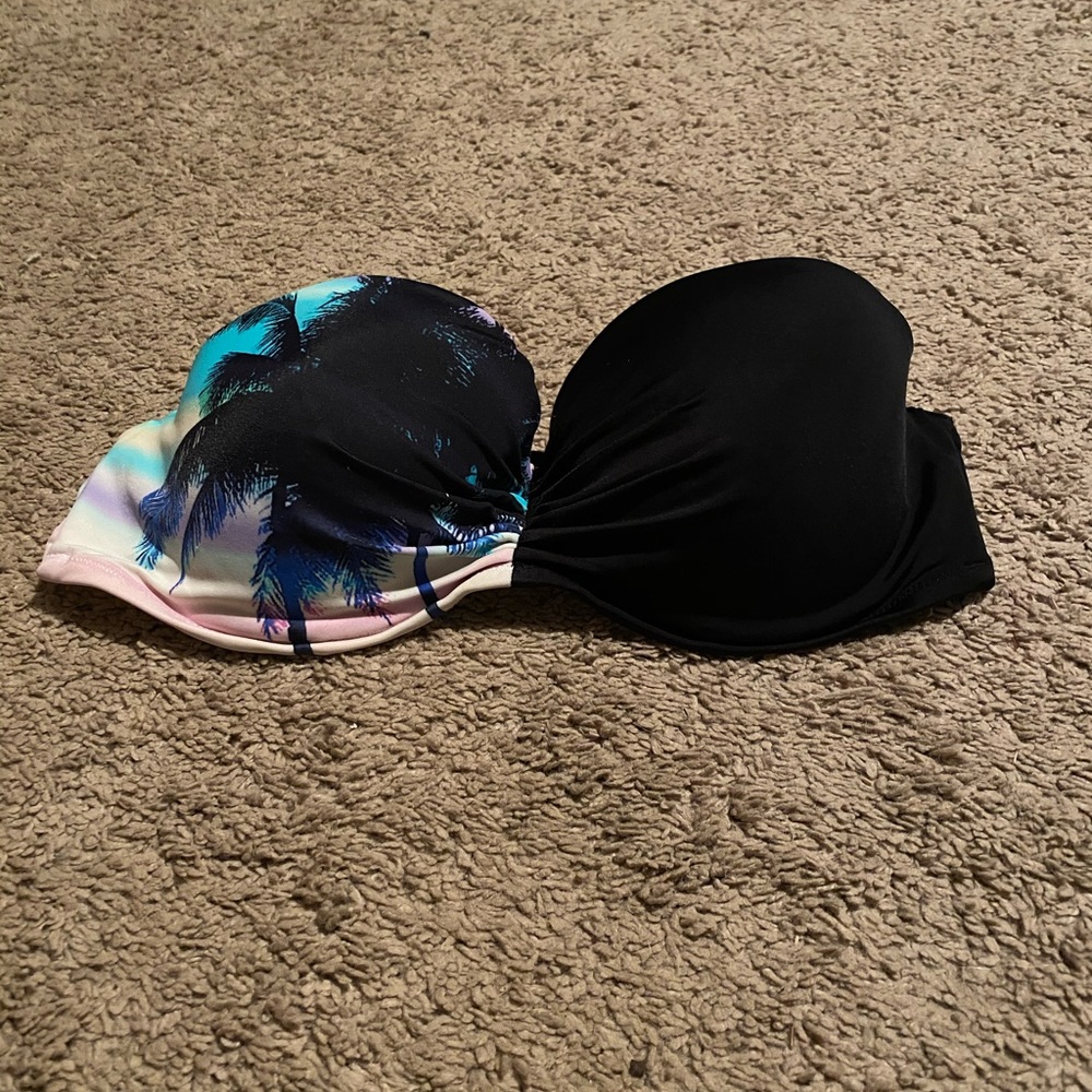 Victoria Secret Swim Top 34c